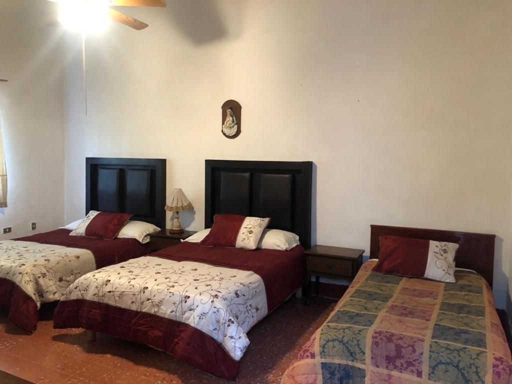 פרס דה לה פואנטה Hostal La Espanola Parras מראה חיצוני תמונה