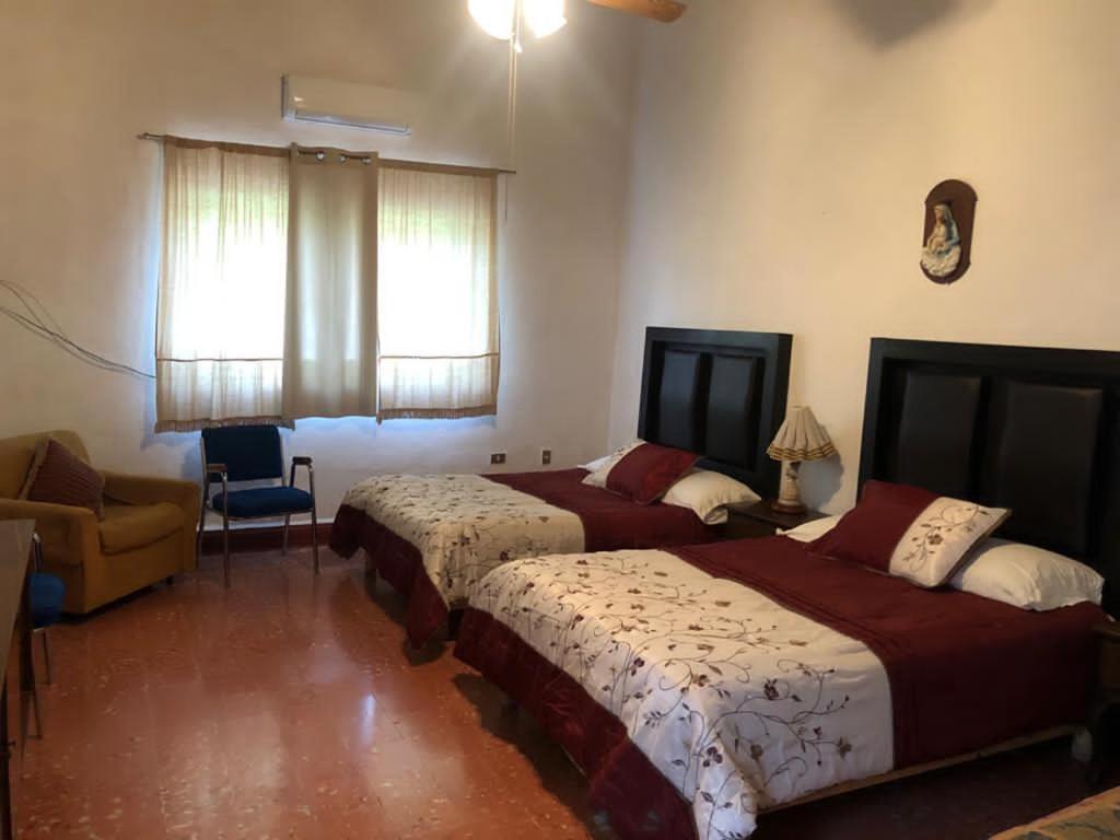 פרס דה לה פואנטה Hostal La Espanola Parras מראה חיצוני תמונה