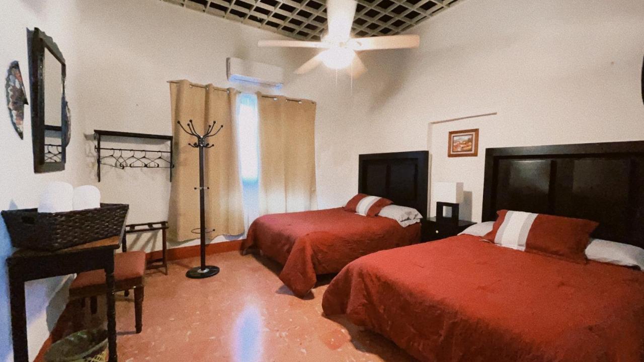 פרס דה לה פואנטה Hostal La Espanola Parras מראה חיצוני תמונה